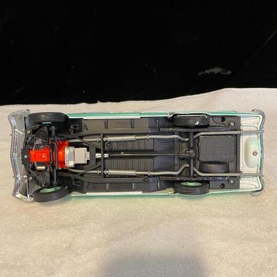 '55 FORD FAIRLANE CROWN VICTORIA DIE-CAST MODEL CAR