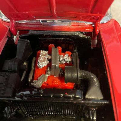 '57 CHEVROLET BEL AIR CONVERTIBLE DIE-CAST MODEL