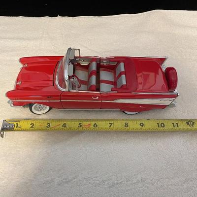 '57 CHEVROLET BEL AIR CONVERTIBLE DIE-CAST MODEL