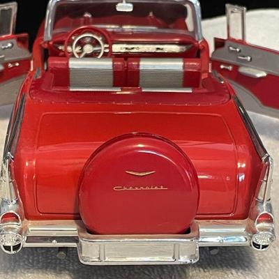 '57 CHEVROLET BEL AIR CONVERTIBLE DIE-CAST MODEL