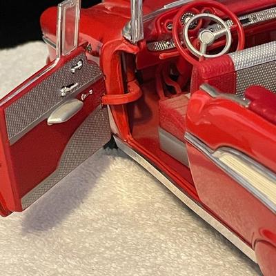 '57 CHEVROLET BEL AIR CONVERTIBLE DIE-CAST MODEL