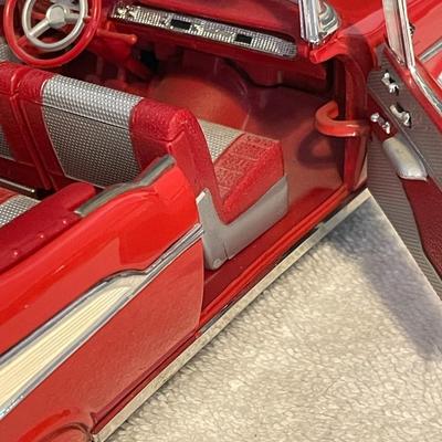 '57 CHEVROLET BEL AIR CONVERTIBLE DIE-CAST MODEL