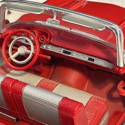 '57 CHEVROLET BEL AIR CONVERTIBLE DIE-CAST MODEL