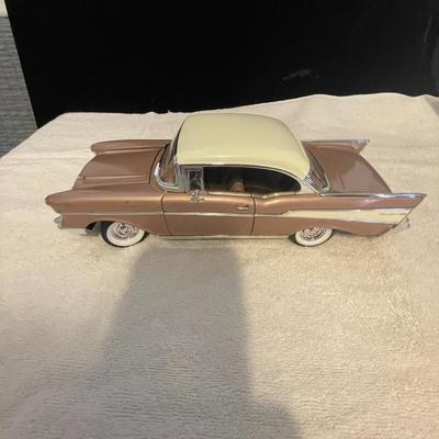 '57 CHEVROLET BEL AIR DIE-CAST MODEL CAR