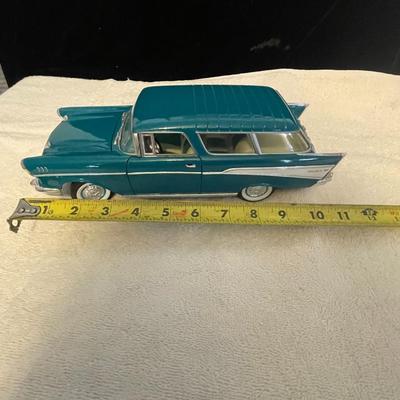 '57 CHEVROLET NOMAD DIE-CAST MODEL