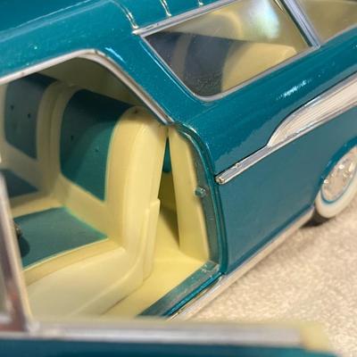 '57 CHEVROLET NOMAD DIE-CAST MODEL