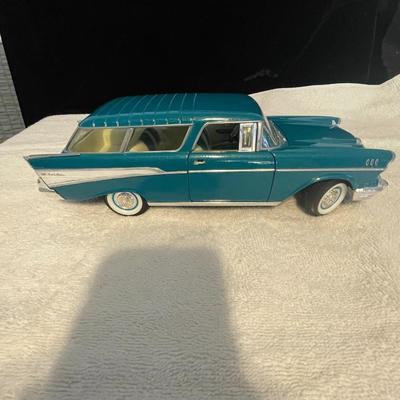 '57 CHEVROLET NOMAD DIE-CAST MODEL