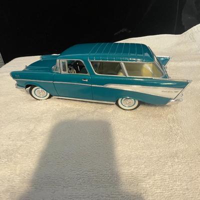 '57 CHEVROLET NOMAD DIE-CAST MODEL