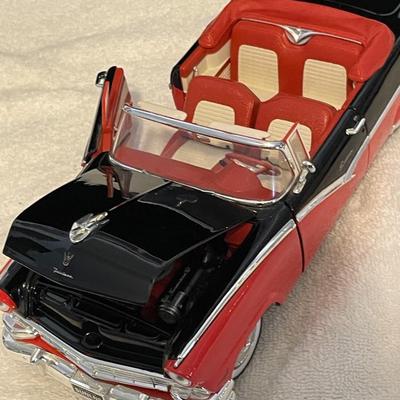 '56 FORD FAIRLANE SUNLINER DIE-CAST MODEL CAR