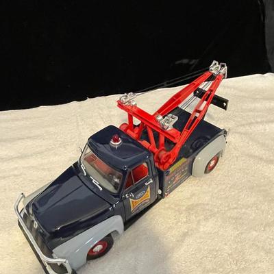 '53 FORD F100 WRECKER DIE-CAST MODEL
