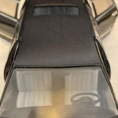 LINCOLN TOWN CAR STRETCH LIMO DIE-CAST MODEL