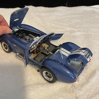 SHELBY COBRA 427 DIE-CAST MODEL CAR