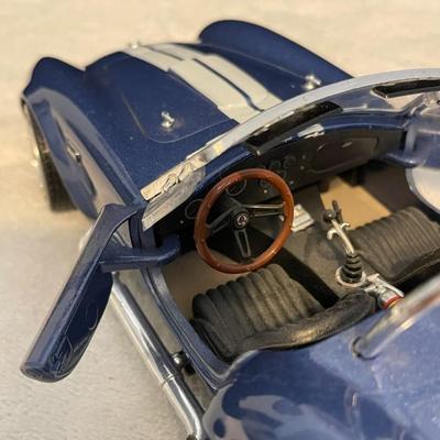 SHELBY COBRA 427 DIE-CAST MODEL CAR