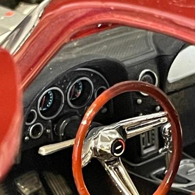 '65 CHEVROLET CORVETTE STINGRAY DIE-CAST MODEL CAR