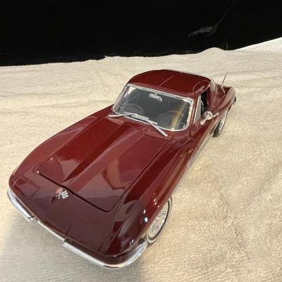'65 CHEVROLET CORVETTE STINGRAY DIE-CAST MODEL CAR