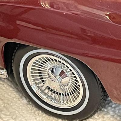 '65 CHEVROLET CORVETTE STINGRAY DIE-CAST MODEL CAR