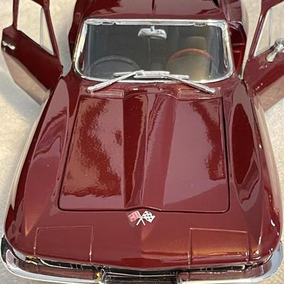 '65 CHEVROLET CORVETTE STINGRAY DIE-CAST MODEL CAR