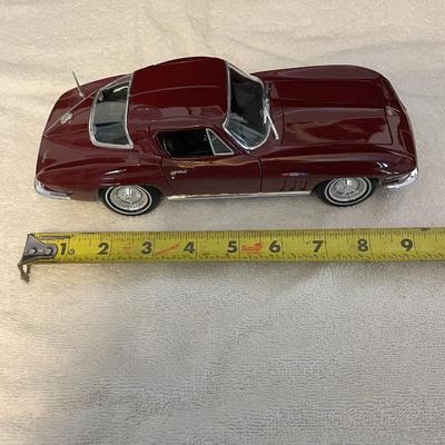 '65 CHEVROLET CORVETTE STINGRAY DIE-CAST MODEL CAR