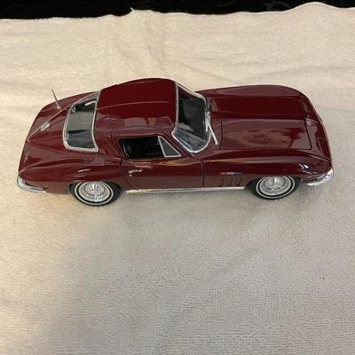 '65 CHEVROLET CORVETTE STINGRAY DIE-CAST MODEL CAR