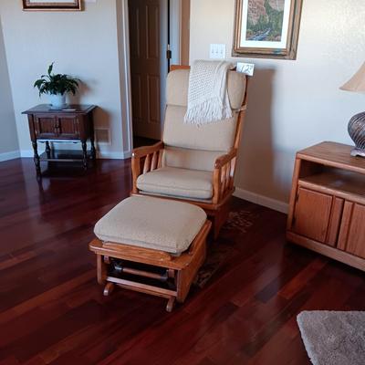 GLIDER WITH OTTOMAN, KNITTED THROW AND RUG