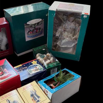 Lot 10: Holiday Bundle