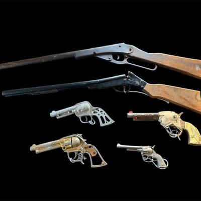 Lot 14: Toy Gun Bundle