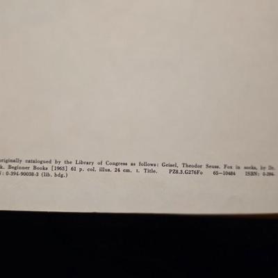 Fox in Socks: A Classic Dr. Seuss Book of Tongue Twisters for Kids, Beginner Readers & Toddlers