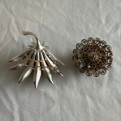 Trifari, Monet & More: Eleven Brooches (K-SS)