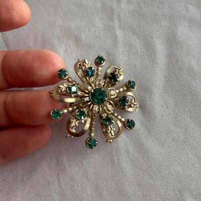 Trifari, Monet & More: Eleven Brooches (K-SS)