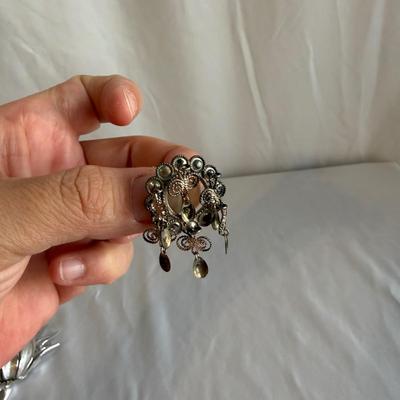 Trifari, Monet & More: Eleven Brooches (K-SS)