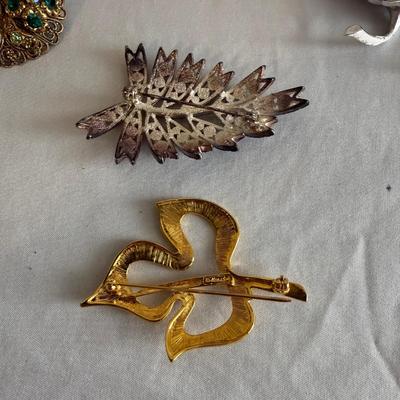 Trifari, Monet & More: Eleven Brooches (K-SS)