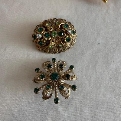 Trifari, Monet & More: Eleven Brooches (K-SS)