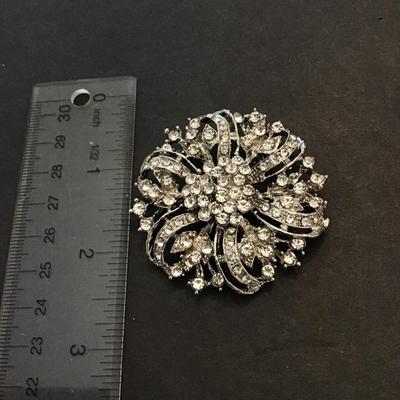 Rhinestone fashion brooch pin