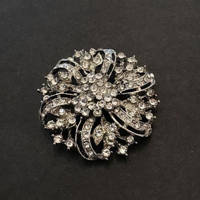 Rhinestone fashion brooch pin
