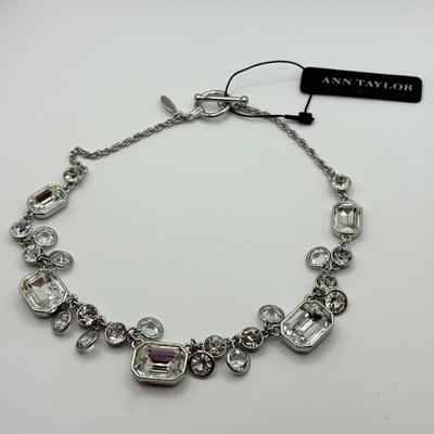 LOT 251J: Ann Taylor NWT Matching Necklace & Bracelet