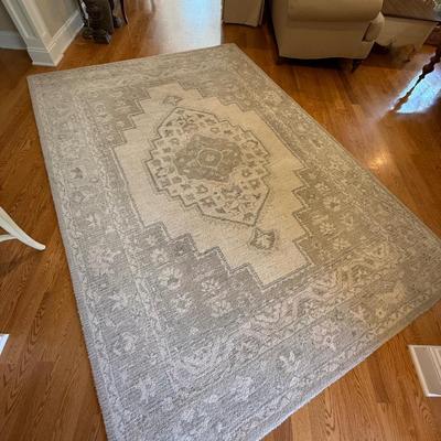 LOT 254L: Threshold Area Rug 7 x 10ft