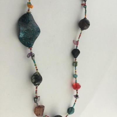 Unique fashion beaded necklace