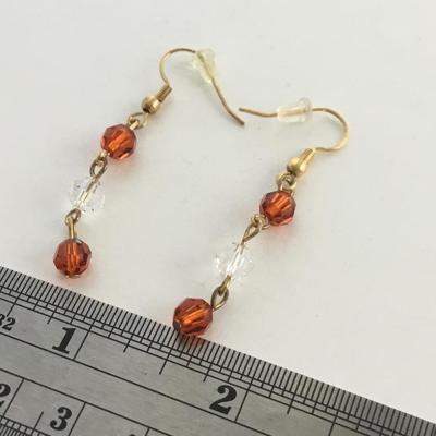 unmarked gold tone dangle fashion earrings