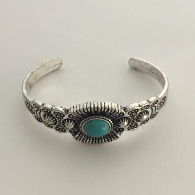 Silver tone unmarked cuff bracelet