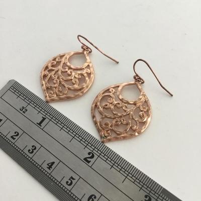 Gold tone unmarked fashion earrings