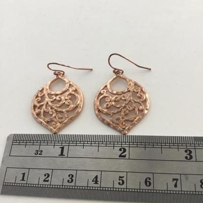 Gold tone unmarked fashion earrings