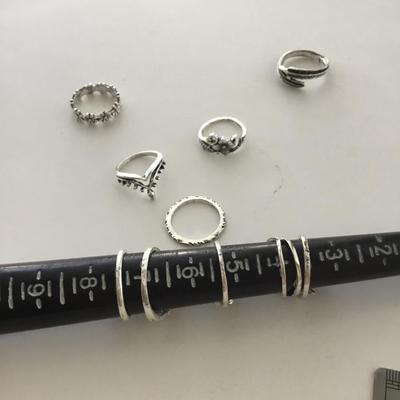 Lot of silver tone costume fashion rings