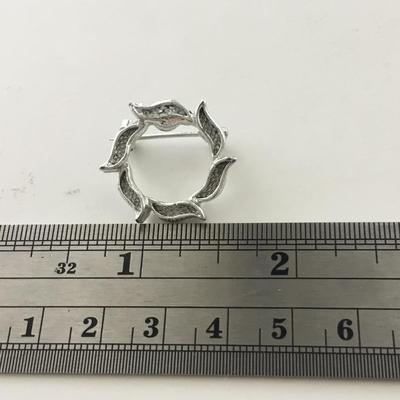 Silver tone unmarked vintage pin