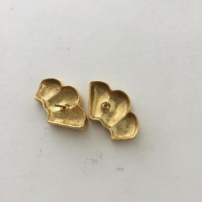 Gold tone unmarked fashion earrings