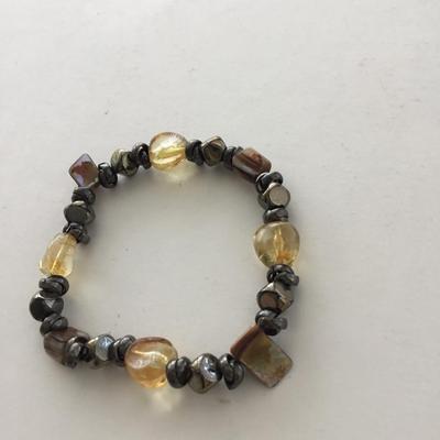 Stretchy fashion bracelet