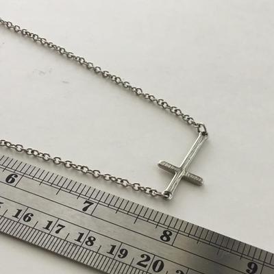 Silver tone cross fashion necklace