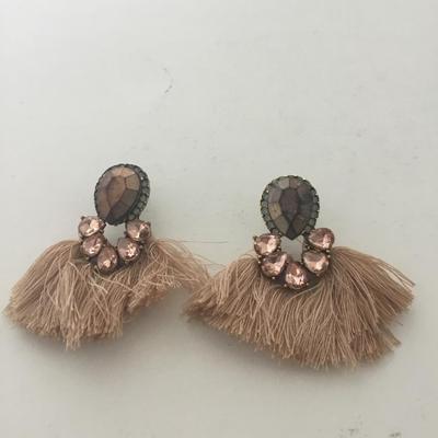 Light pink fashion earrings
