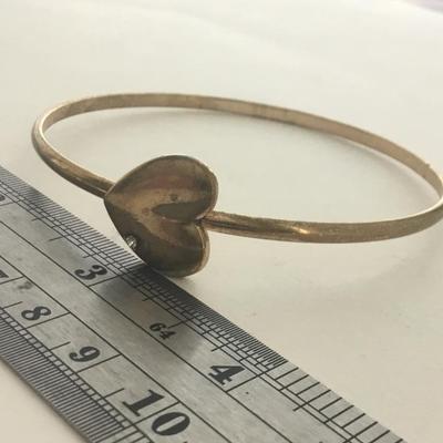 Gold tone heart fashion bracelet