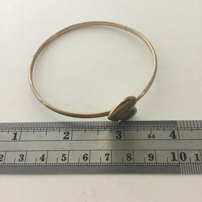 Gold tone heart fashion bracelet