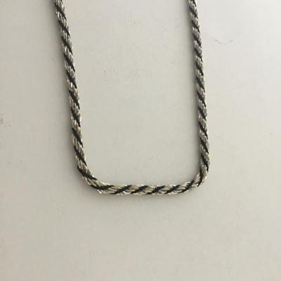 Silver tone unmarked collar necklace
